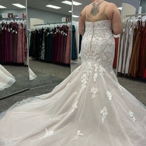 David’s bridal wedding dress